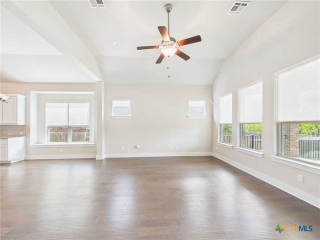 520 Academy Oaks Drive, San Marcos, TX 78666