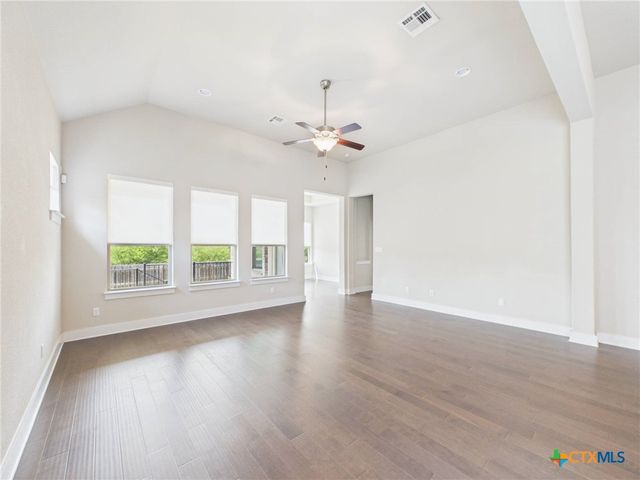 520 Academy Oaks Drive, San Marcos, TX 78666