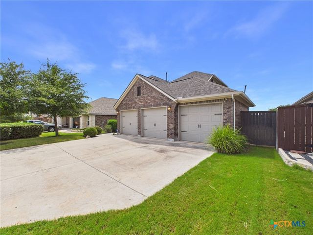 520 Academy Oaks Drive, San Marcos, TX 78666