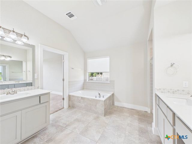 520 Academy Oaks Drive, San Marcos, TX 78666