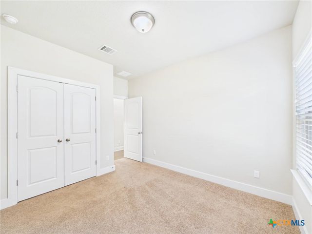 520 Academy Oaks Drive, San Marcos, TX 78666