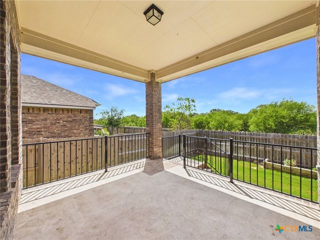 520 Academy Oaks Drive, San Marcos, TX 78666