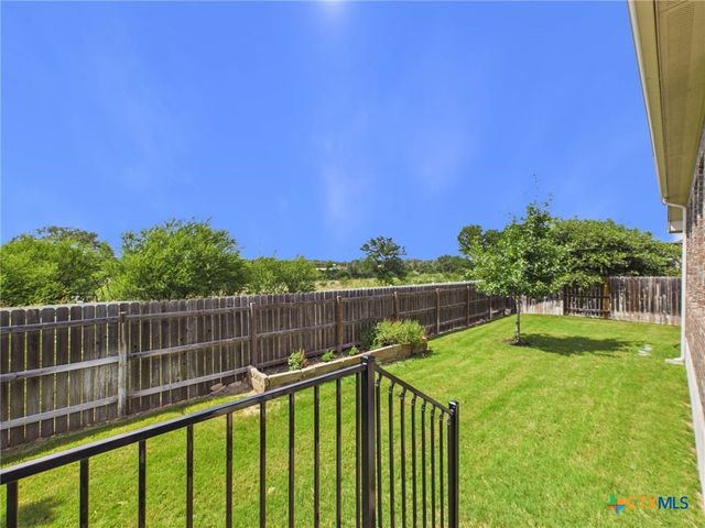 520 Academy Oaks Drive, San Marcos, TX 78666