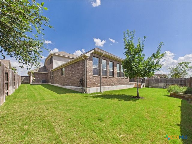 520 Academy Oaks Drive, San Marcos, TX 78666