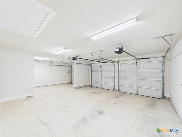 520 Academy Oaks Drive, San Marcos, TX 78666