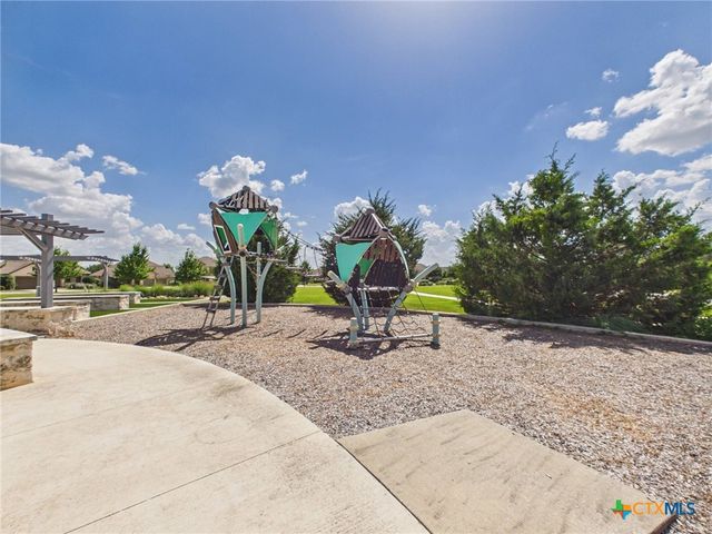 520 Academy Oaks Drive, San Marcos, TX 78666