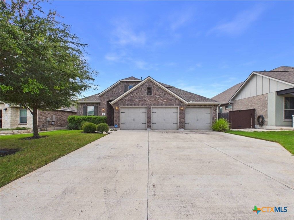 520 Academy Oaks Drive, San Marcos, TX 78666
