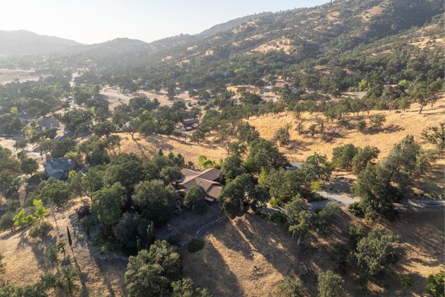 24100 Sorrel Court, Tehachapi, CA 93561