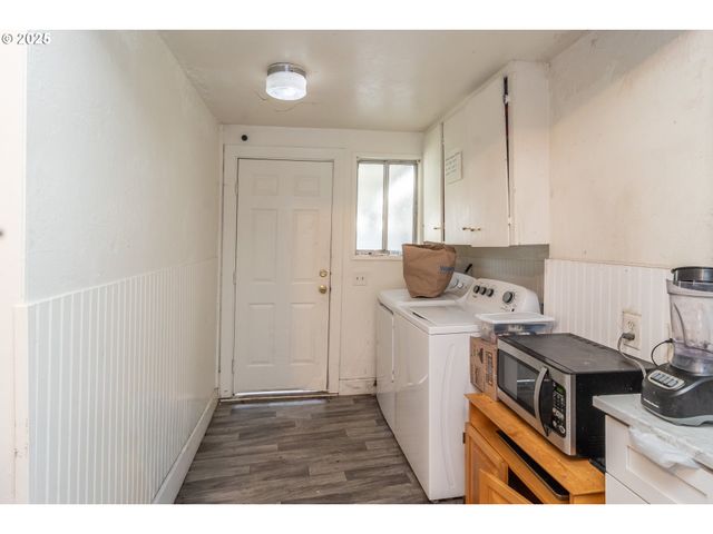 1224 Ne FREEMONT Ave, Roseburg, OR 97470