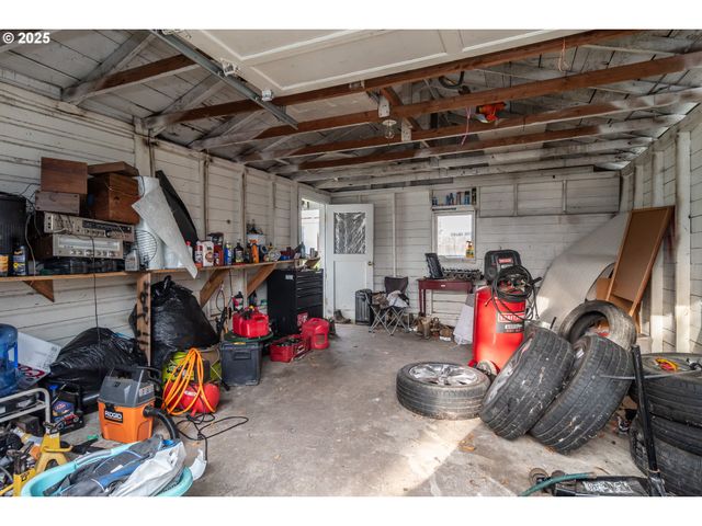 1224 Ne FREEMONT Ave, Roseburg, OR 97470