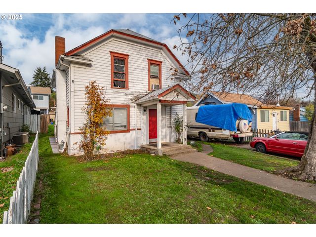 1224 Ne FREEMONT Ave, Roseburg, OR 97470