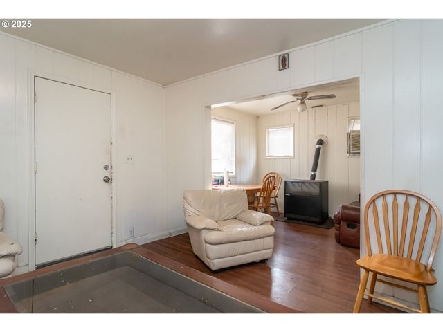 1224 Ne FREEMONT Ave, Roseburg, OR 97470