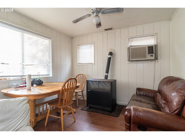 1224 Ne FREEMONT Ave, Roseburg, OR 97470