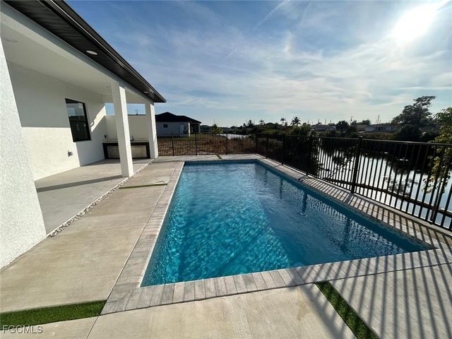 2610 NE 1st PL, Cape Coral, FL 33909