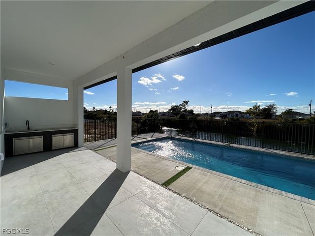 2610 NE 1st PL, Cape Coral, FL 33909