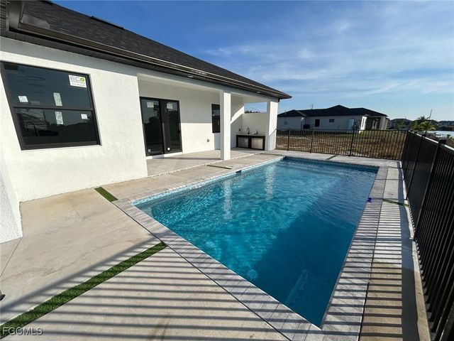 2610 NE 1st PL, Cape Coral, FL 33909