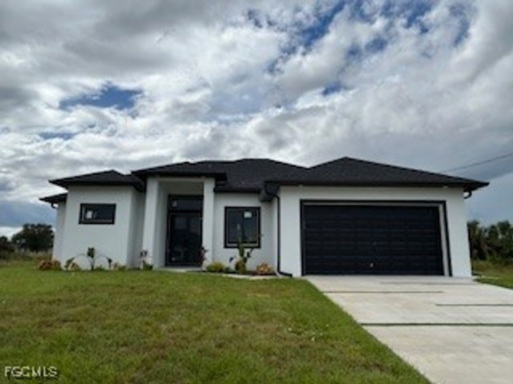2610 NE 1st PL, Cape Coral, FL 33909
