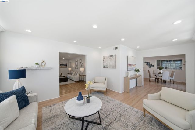 1065 Bennett Way, San Jose, CA 95125