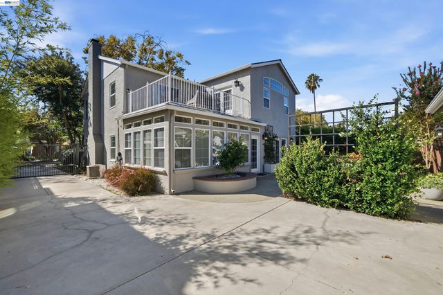 1065 Bennett Way, San Jose, CA 95125