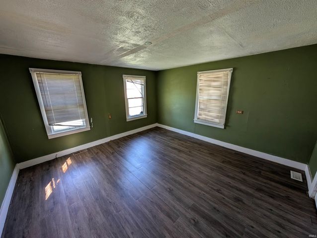 918 N 12th Street, Vincennes, IN 47591