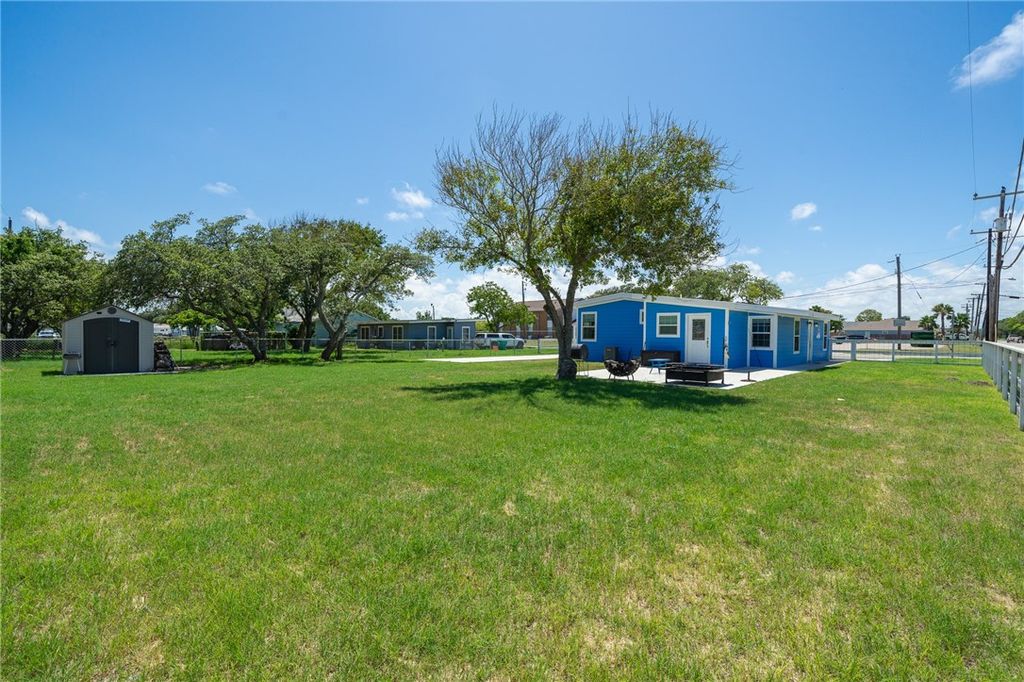 1403 S Mccampbell St, Aransas Pass, TX 78336 — photo 2