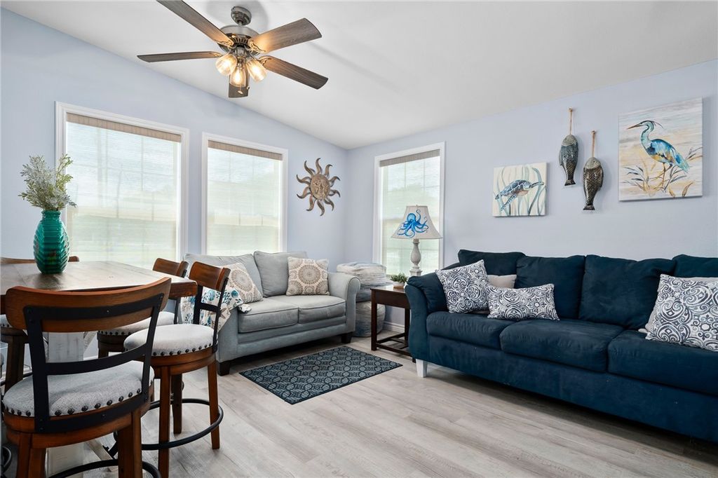 1403 S Mccampbell St, Aransas Pass, TX 78336 — photo 5