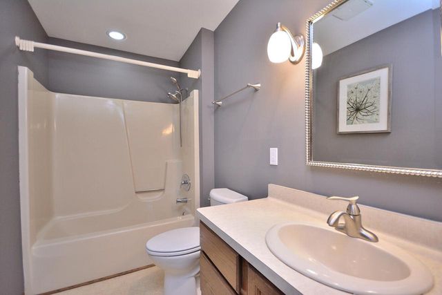 2005 Harris-Highland DRIVE, Waukesha, WI 53188