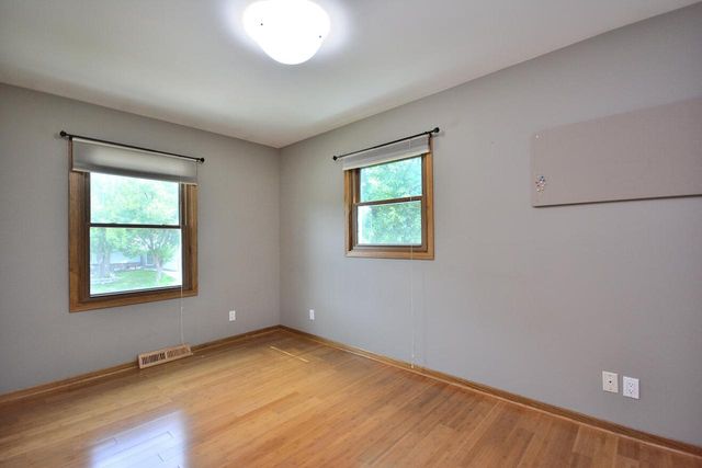 2005 Harris-Highland DRIVE, Waukesha, WI 53188