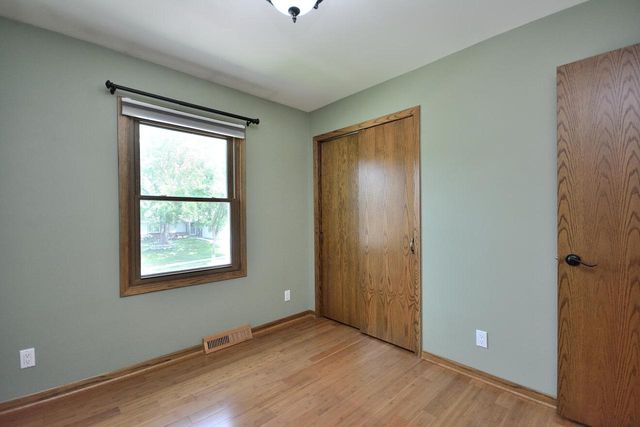 2005 Harris-Highland DRIVE, Waukesha, WI 53188