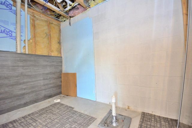 2005 Harris-Highland DRIVE, Waukesha, WI 53188