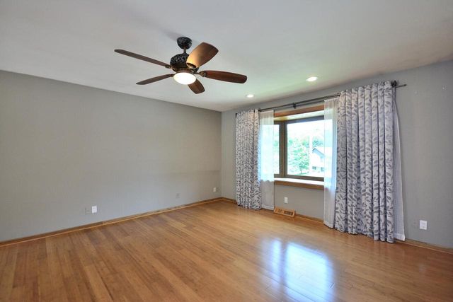 2005 Harris-Highland DRIVE, Waukesha, WI 53188