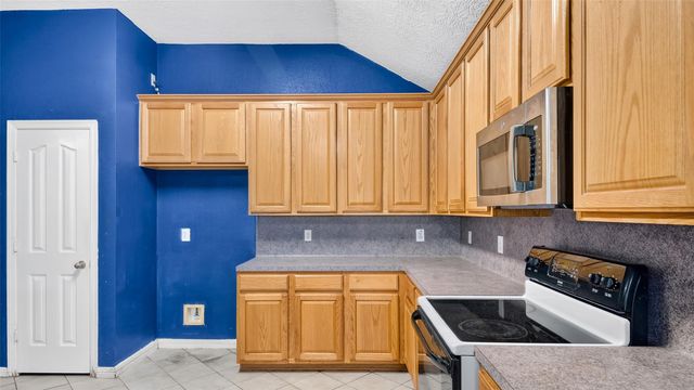 24019 Surreygate Drive, Spring, TX 77373