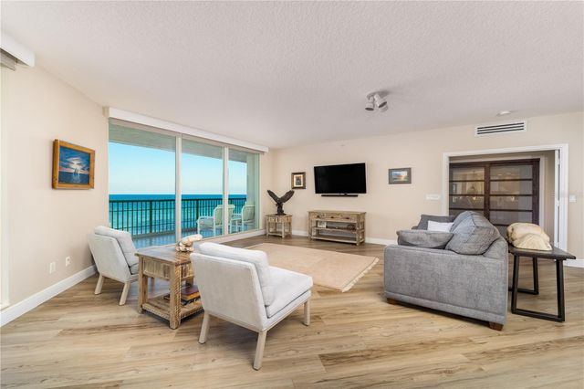 8650 S OCEAN DR 301, Jensen Beach, FL 34957