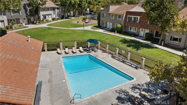 26914 Via Terraza, Saugus, CA 91350