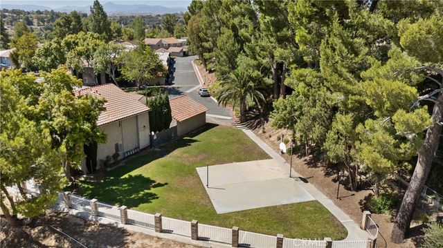 26914 Via Terraza, Saugus, CA 91350