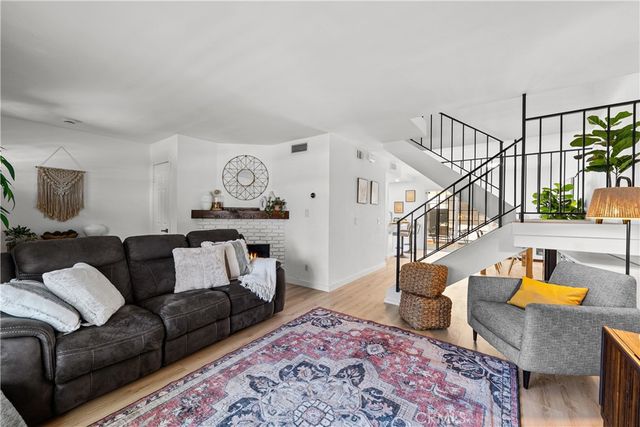 26914 Via Terraza, Saugus, CA 91350