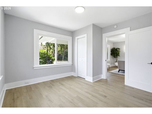 625 N STAFFORD St, Portland, OR 97217