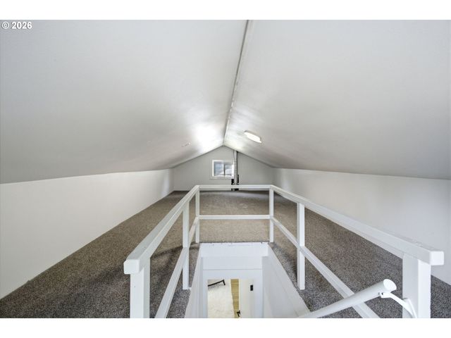 625 N STAFFORD St, Portland, OR 97217