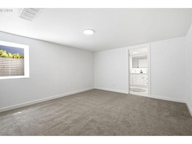 625 N STAFFORD St, Portland, OR 97217