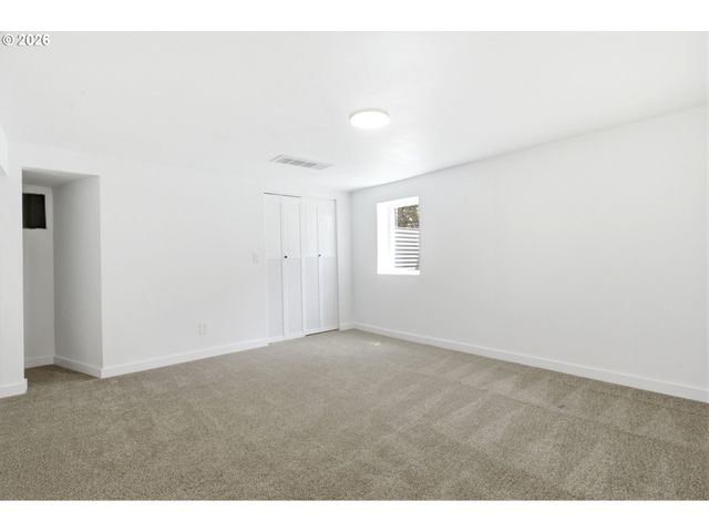 625 N STAFFORD St, Portland, OR 97217