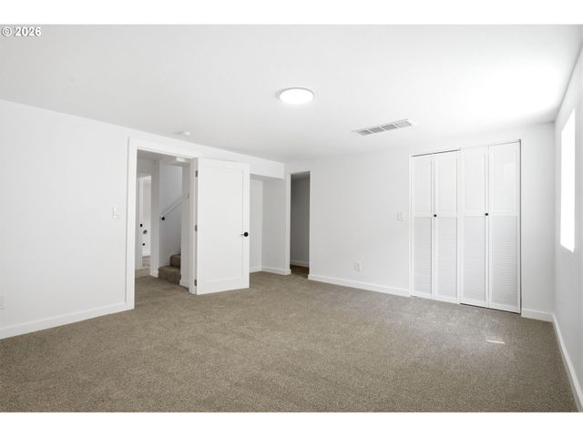 625 N STAFFORD St, Portland, OR 97217