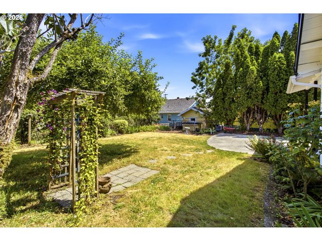 625 N STAFFORD St, Portland, OR 97217