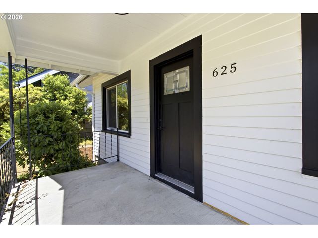 625 N STAFFORD St, Portland, OR 97217