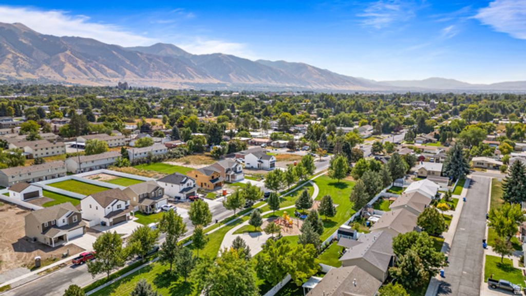 Image 2 of property listing at 612 N 400 W, Logan, UT 84321