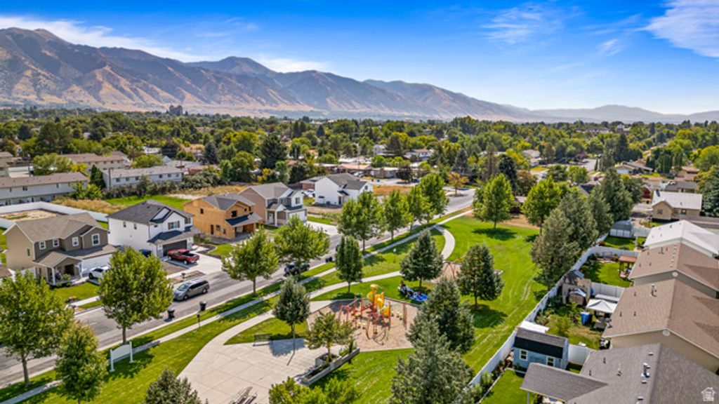 Image 4 of property listing at 612 N 400 W, Logan, UT 84321