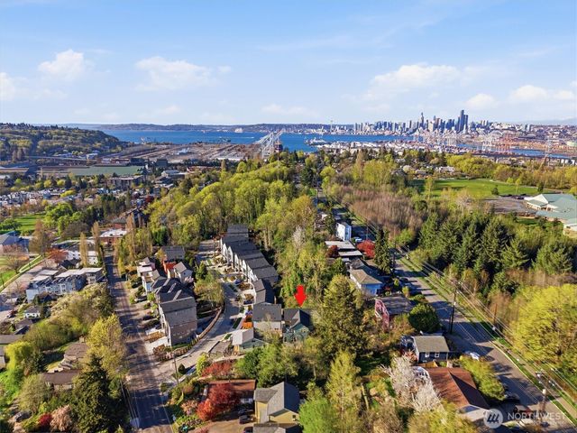 4586 22nd Avenue SW, Seattle, WA 98106