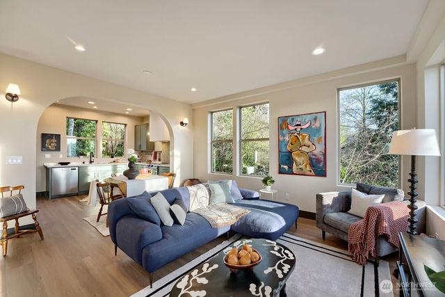 4586 22nd Avenue SW, Seattle, WA 98106