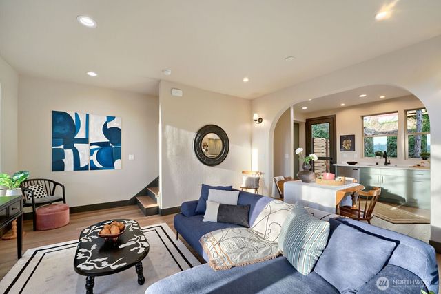 4586 22nd Avenue SW, Seattle, WA 98106