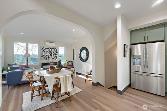4586 22nd Avenue SW, Seattle, WA 98106
