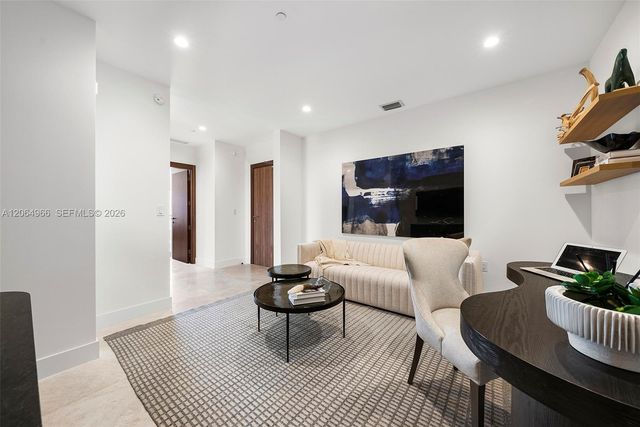 701 Valencia Avenue 403, Coral Gables, FL 33134